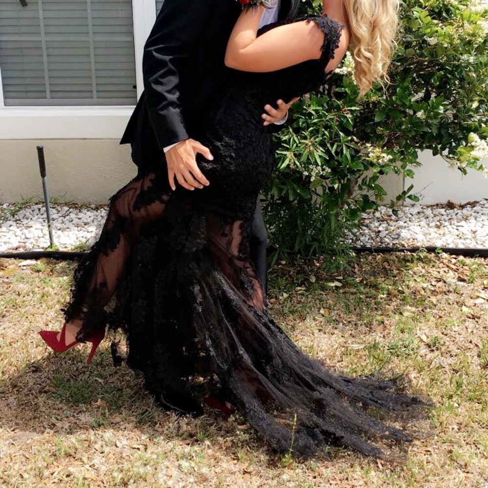 Prom dress - Picture 2 of 4